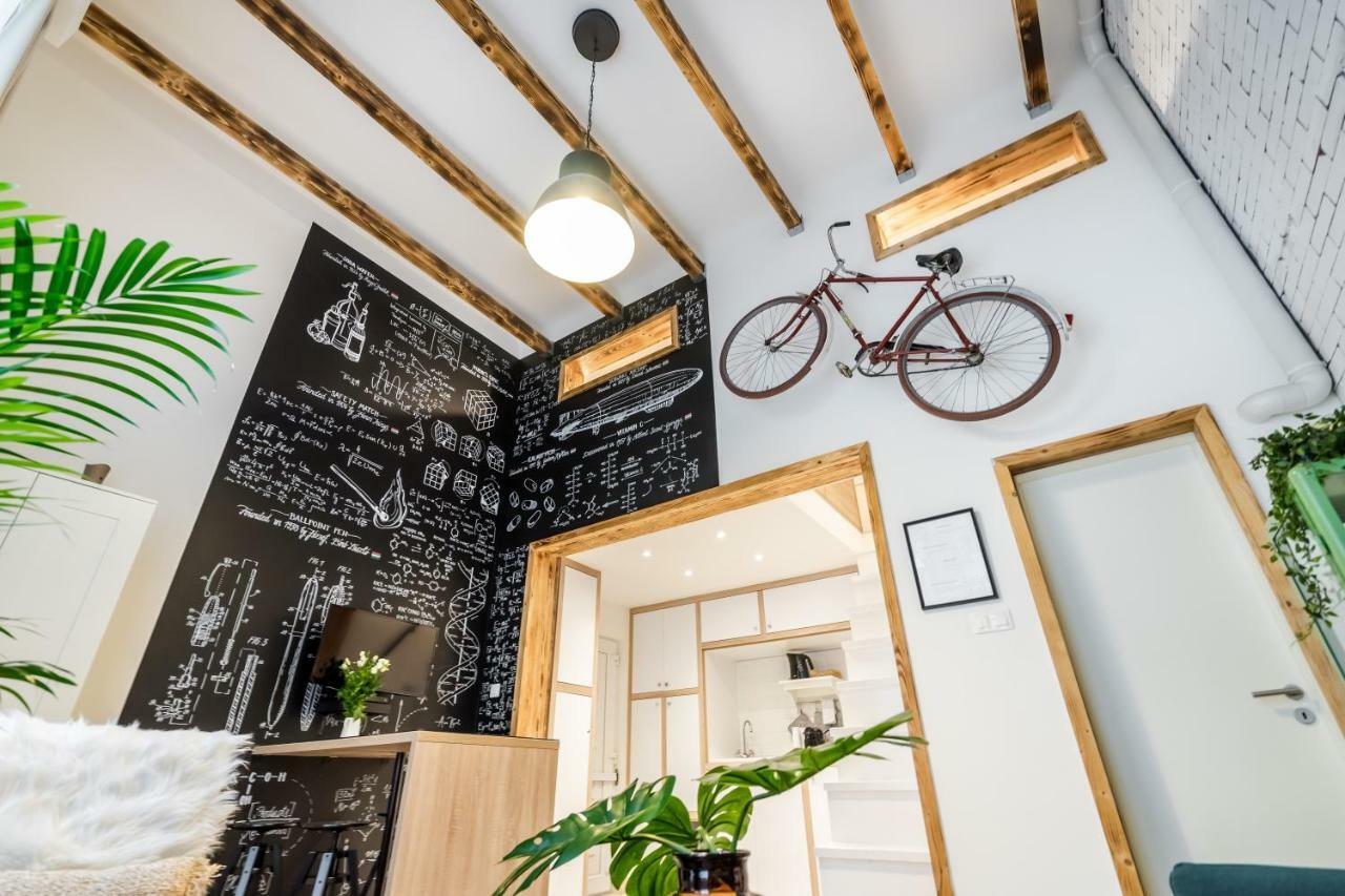 Own At Gozsdu Apartament